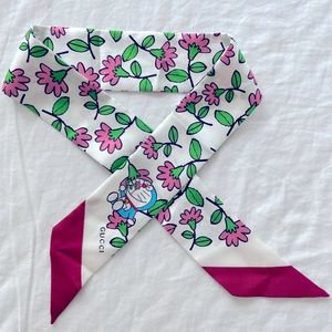 Gucci silk neck scarf